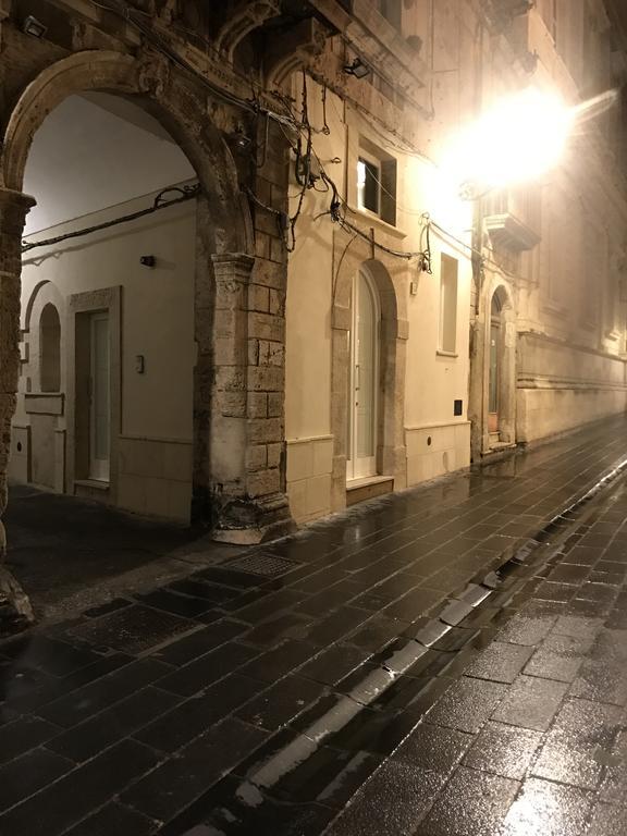 דירות סירקוזה Le Stanze Di Carlo מראה חיצוני תמונה