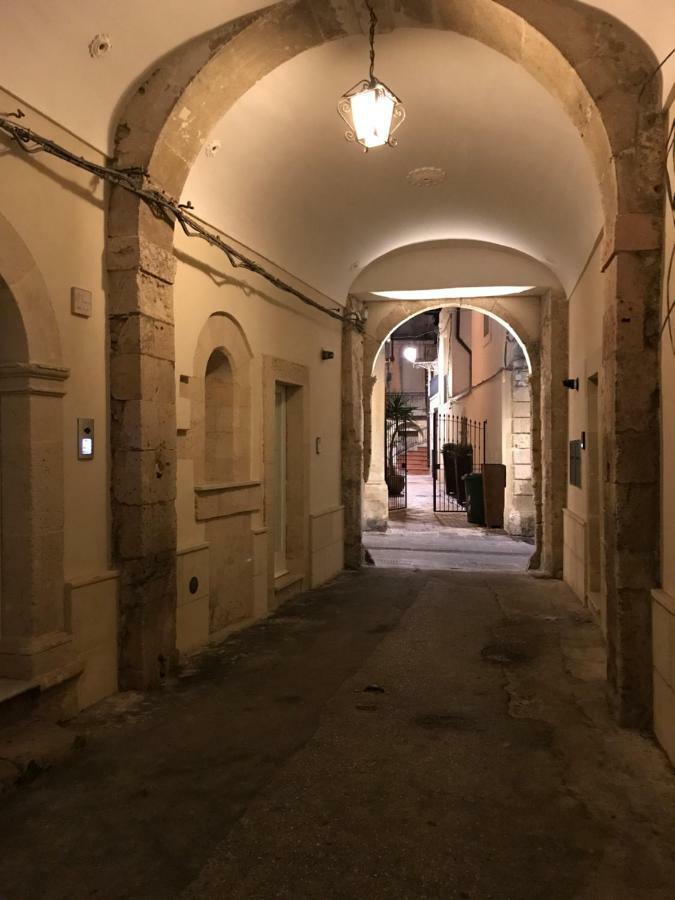 דירות סירקוזה Le Stanze Di Carlo מראה חיצוני תמונה